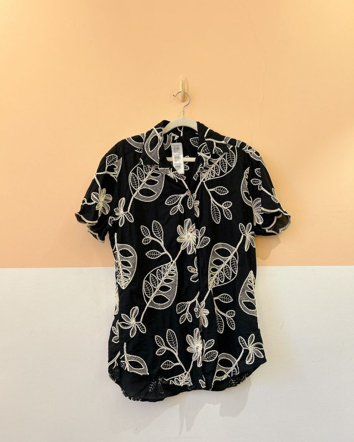 Conjunto camisa e short preto bordados M