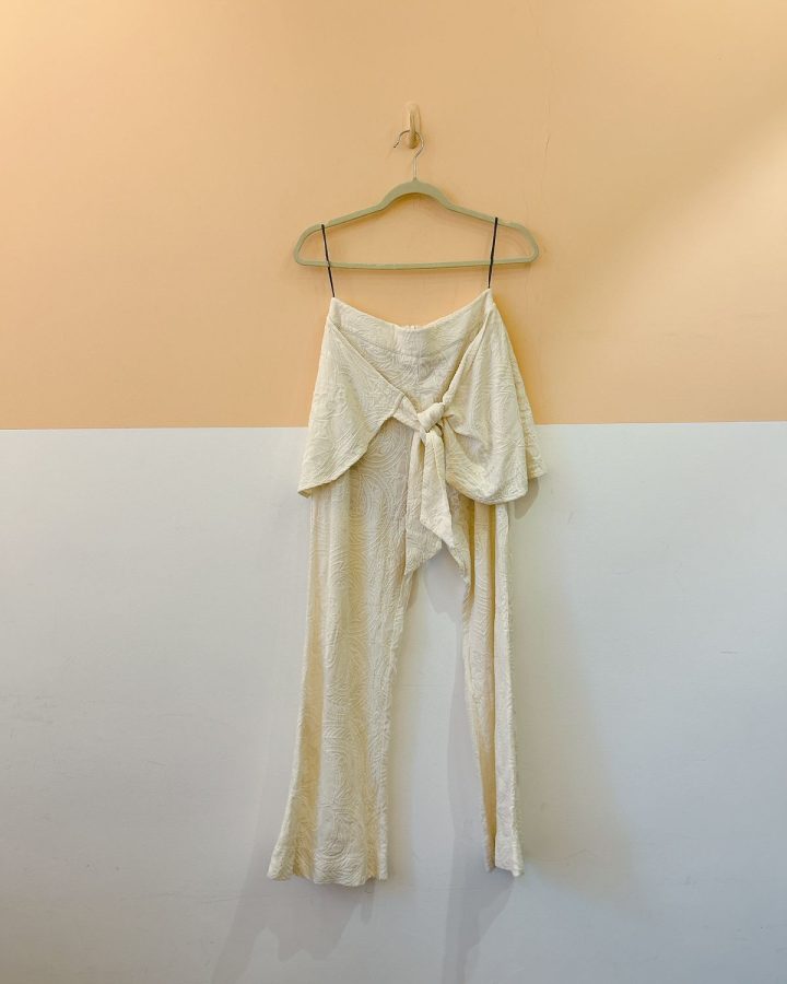 Calça off bordados Maria Filó P