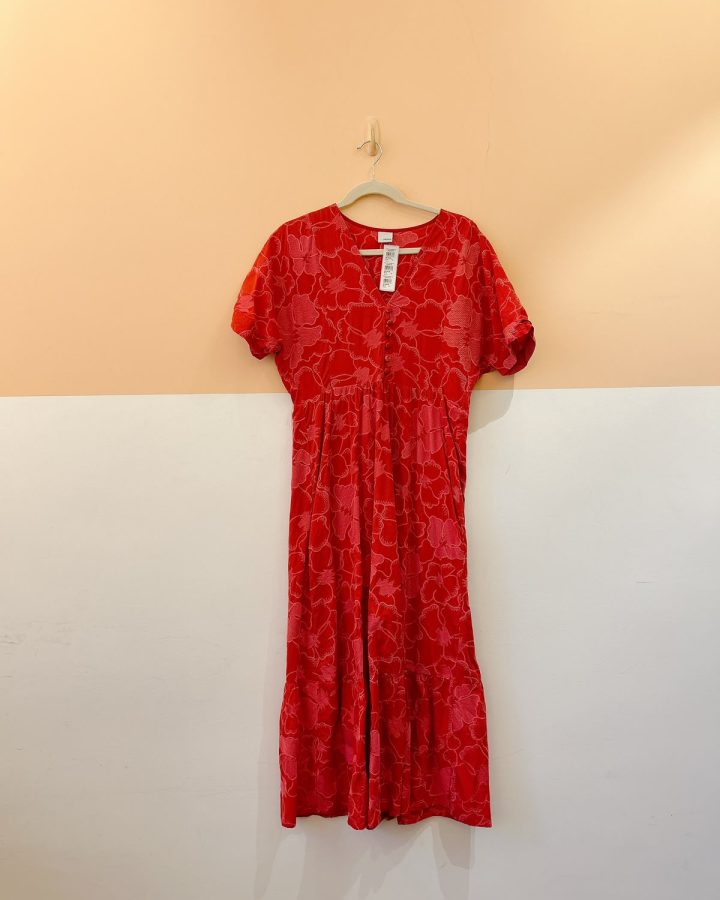Vestido vermelho bordados Sacada 36