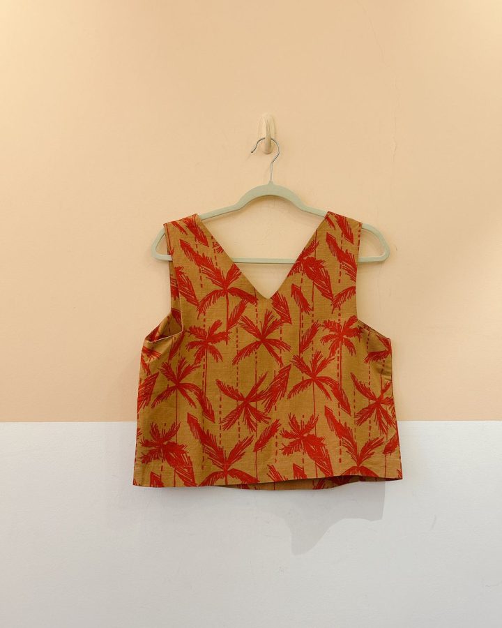 Blusa marrom estampa vermelha P