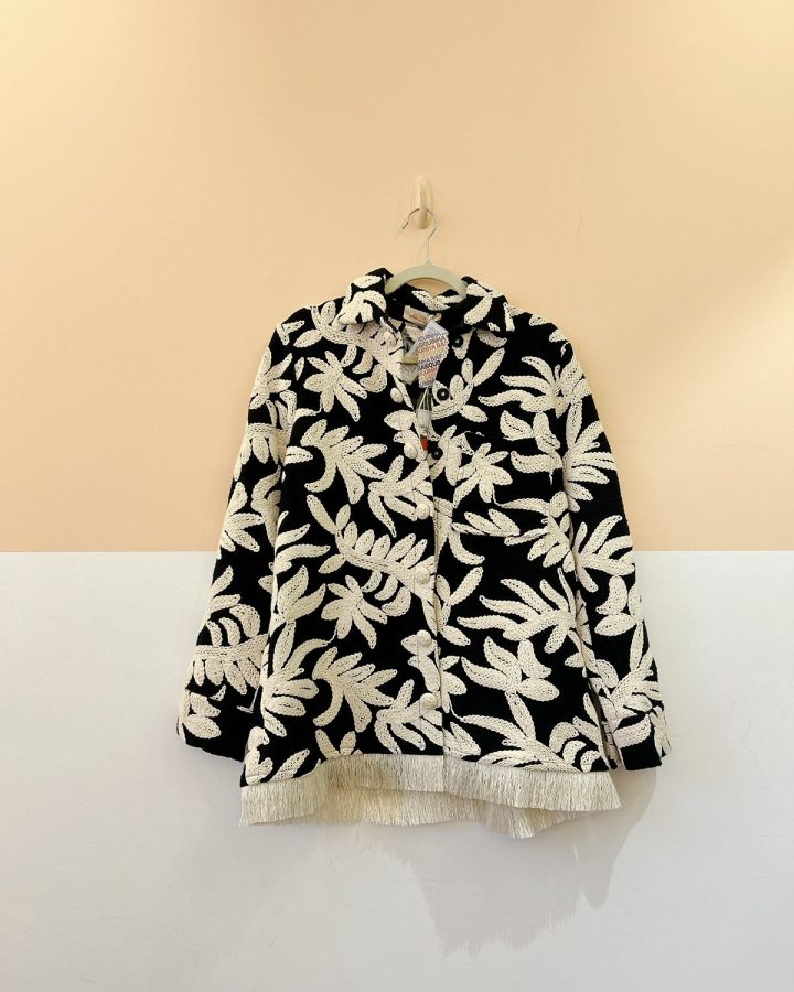 Kimono preto bordados branco franja Linnen 36