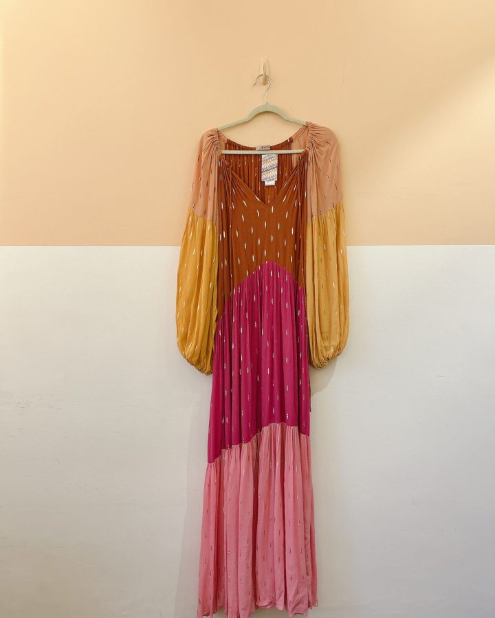 Vestido amplo cores brilhos Tig M