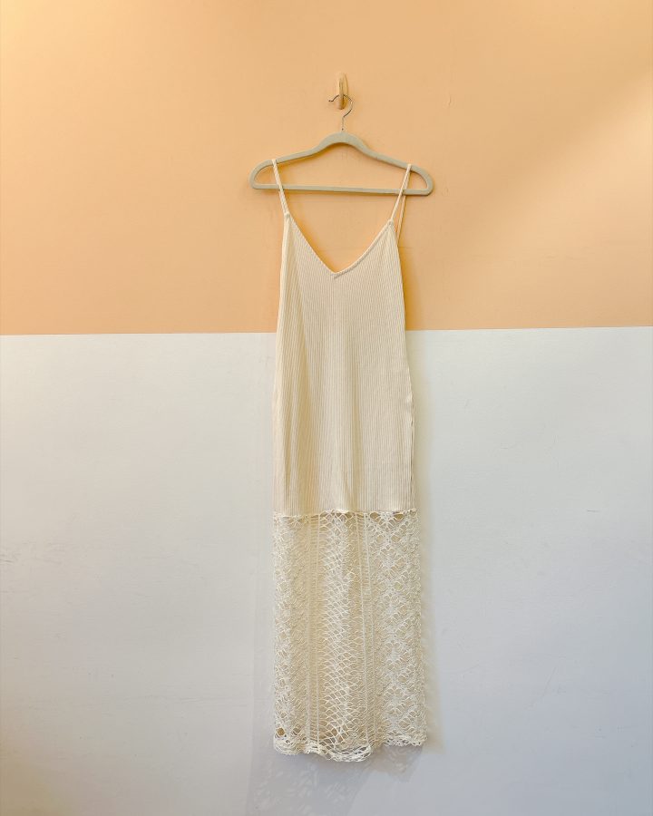 Vestido off canelado barra renda Zara P