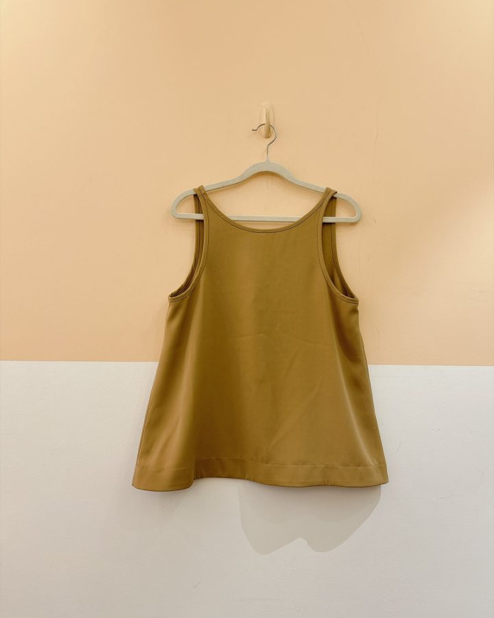 Conjunto saia curta + blusa bege Teti Gio P