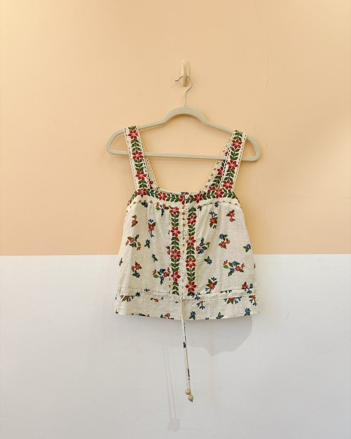 Blusa off florzinhas Farm P