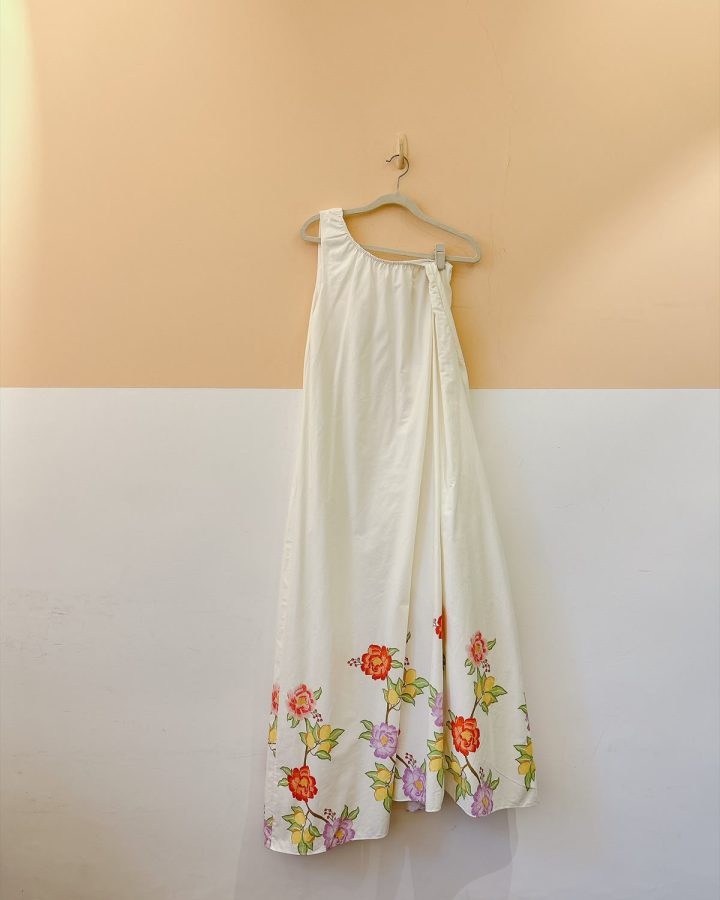 Vestido ombro só branco flores Fernanda Di Biase G