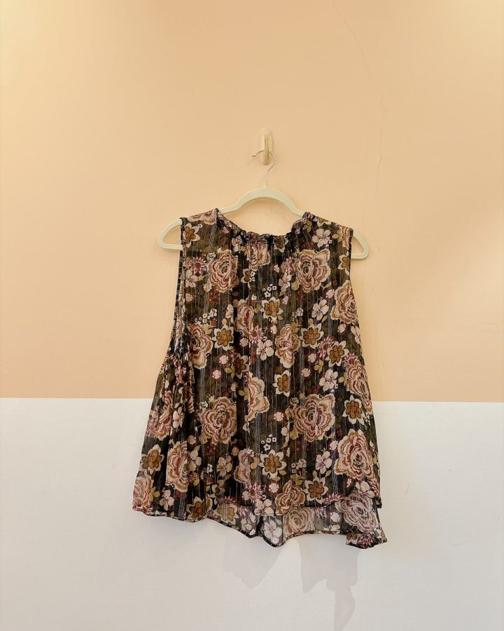 Blusa preta fluida flores Zara G