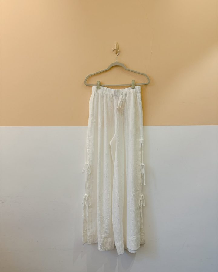 Calça branca amarrações Dress To P