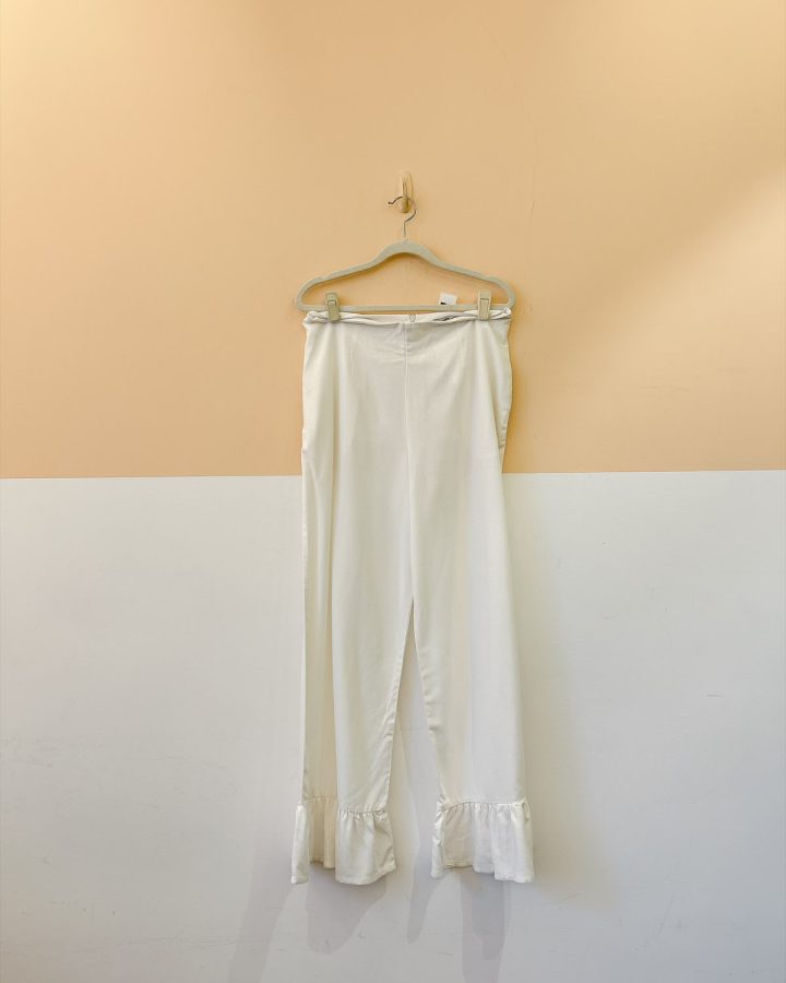 Calça branca barra babados Dress To 38