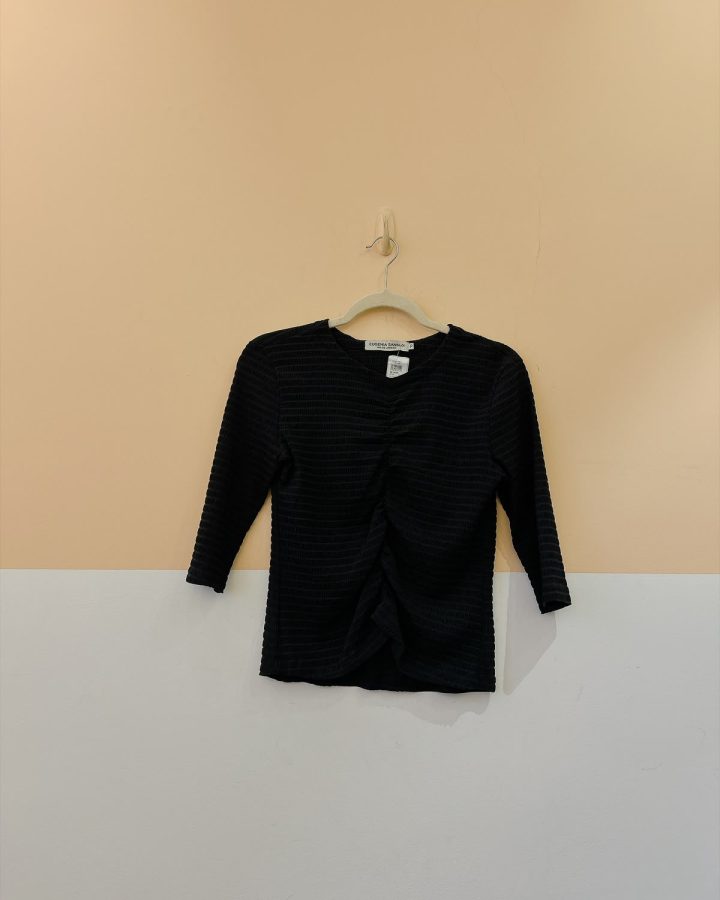 Blusa preta textura Eugenia Sanson P