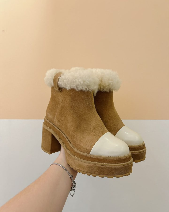 Bota marrom pelo Cult Gaia 35