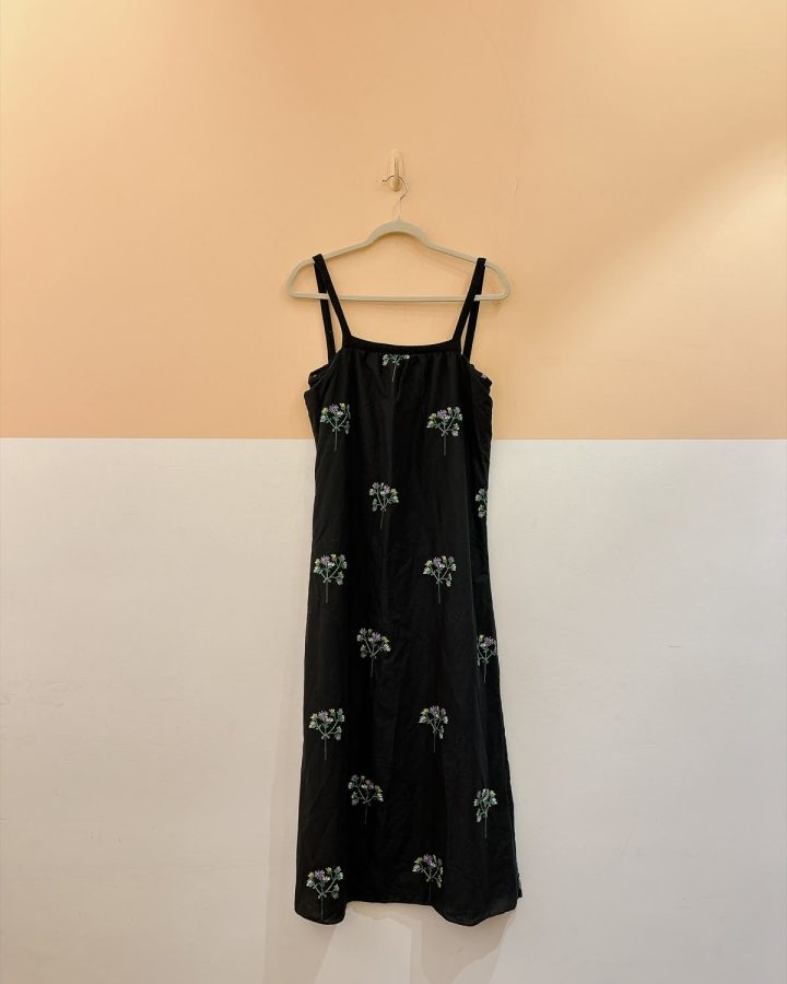 Vestido midi preto flores bordadas Cris Barros 36