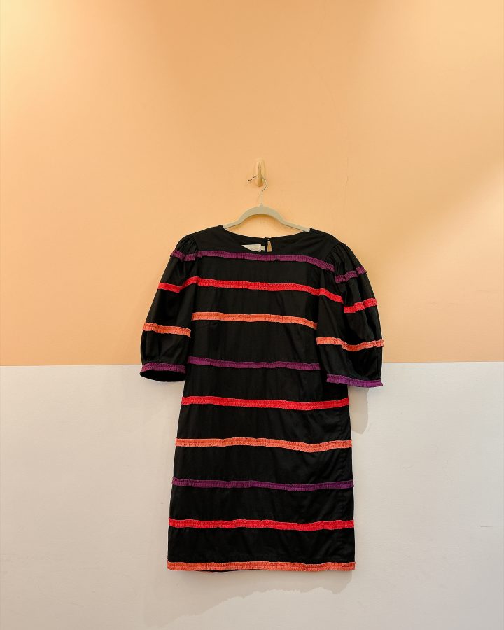 Vestido curto preto listras Valônia Veras P