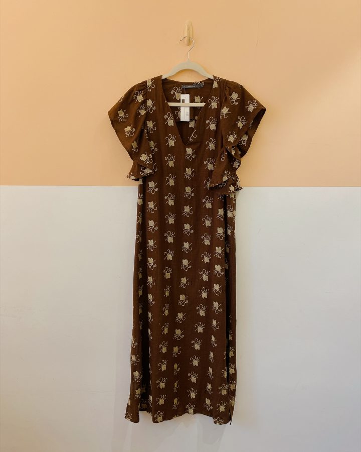 Vestido marrom midi bordado Maria Filó P