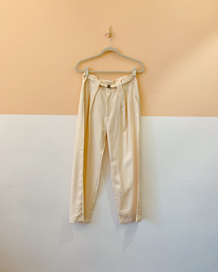 Calça c/cinto bege Chez Nous 38