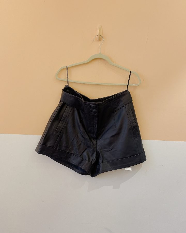 Short Couro botões marinho 40