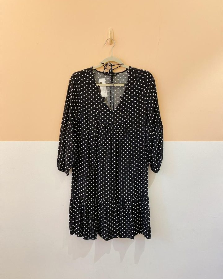 Vestido preto poás Zara P