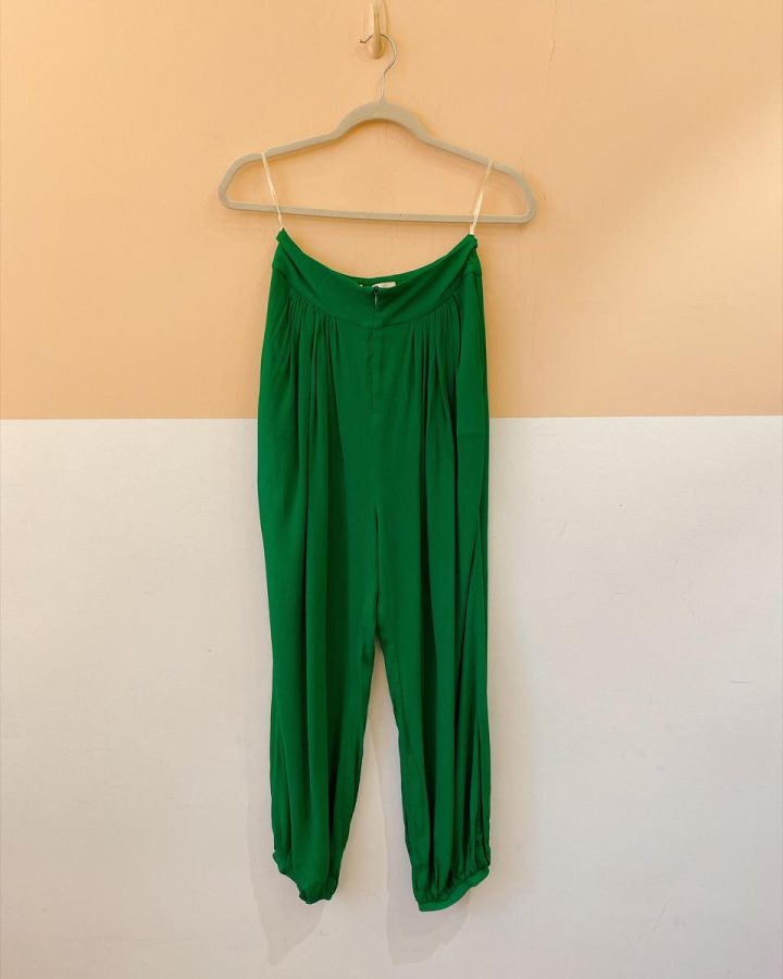 Calça verde aladim Cris Barros 34
