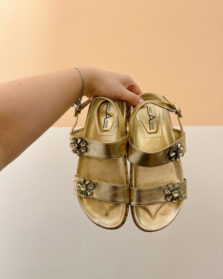 Papete dourada brilho Not a Shoe 37