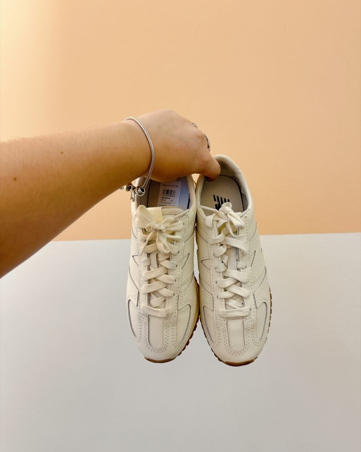 Tênis off white New Balance 35