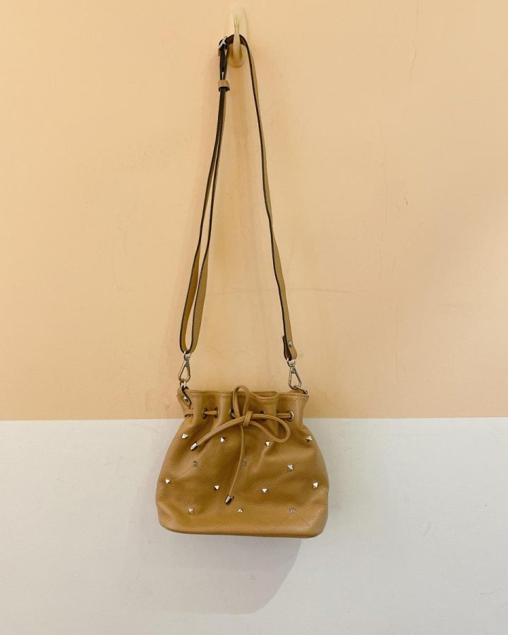 Bolsa bege rebites Uza Shoes