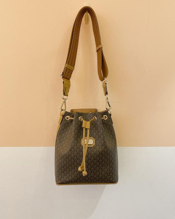 Bolsa saco monograma Victor Hugo