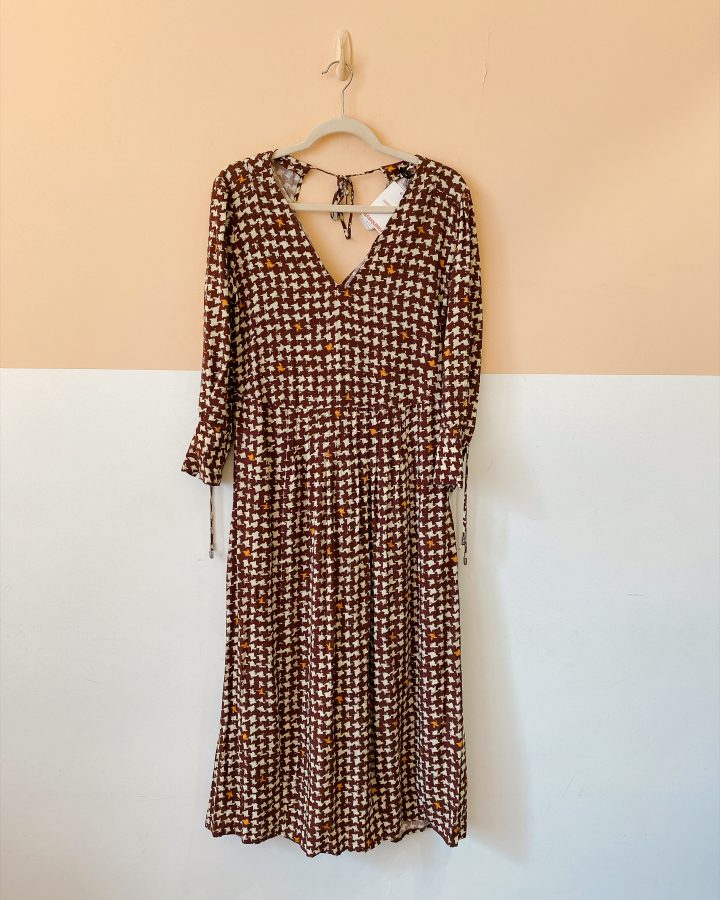 Vestido midi estampa marrom