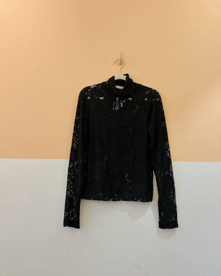 Blusa preta renda Renata Tenca  M