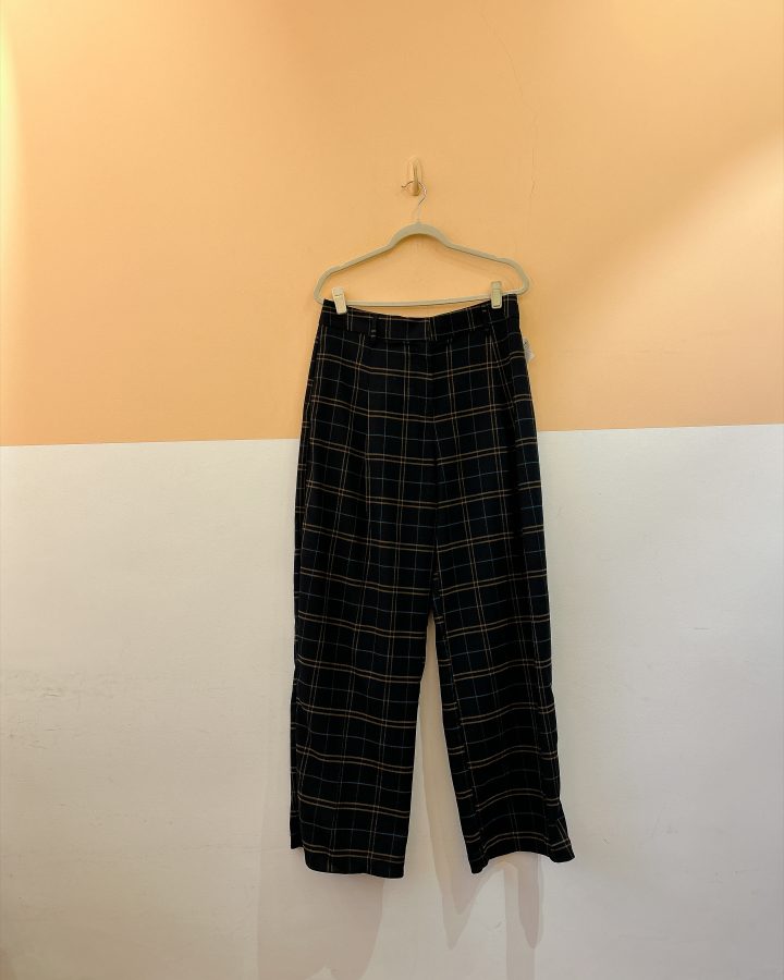 Calça preta xadrez Riachuelo 44